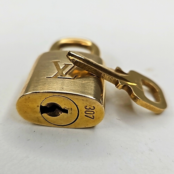 Authentic Louis Vuitton LV Monogram Lock & Key - Picture 9 of 16